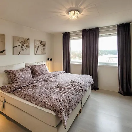 Cozy In With Kitchen Apartment Sveio