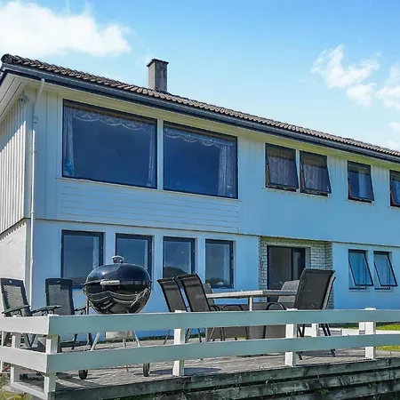 Cozy In With Kitchen Sveio